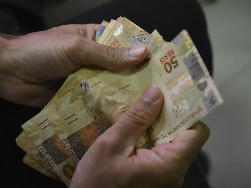 real_moeda_dinheiro_mcajr_2904223669 Confirmado! Salário mínimo de 2026 será de R$ 1.621